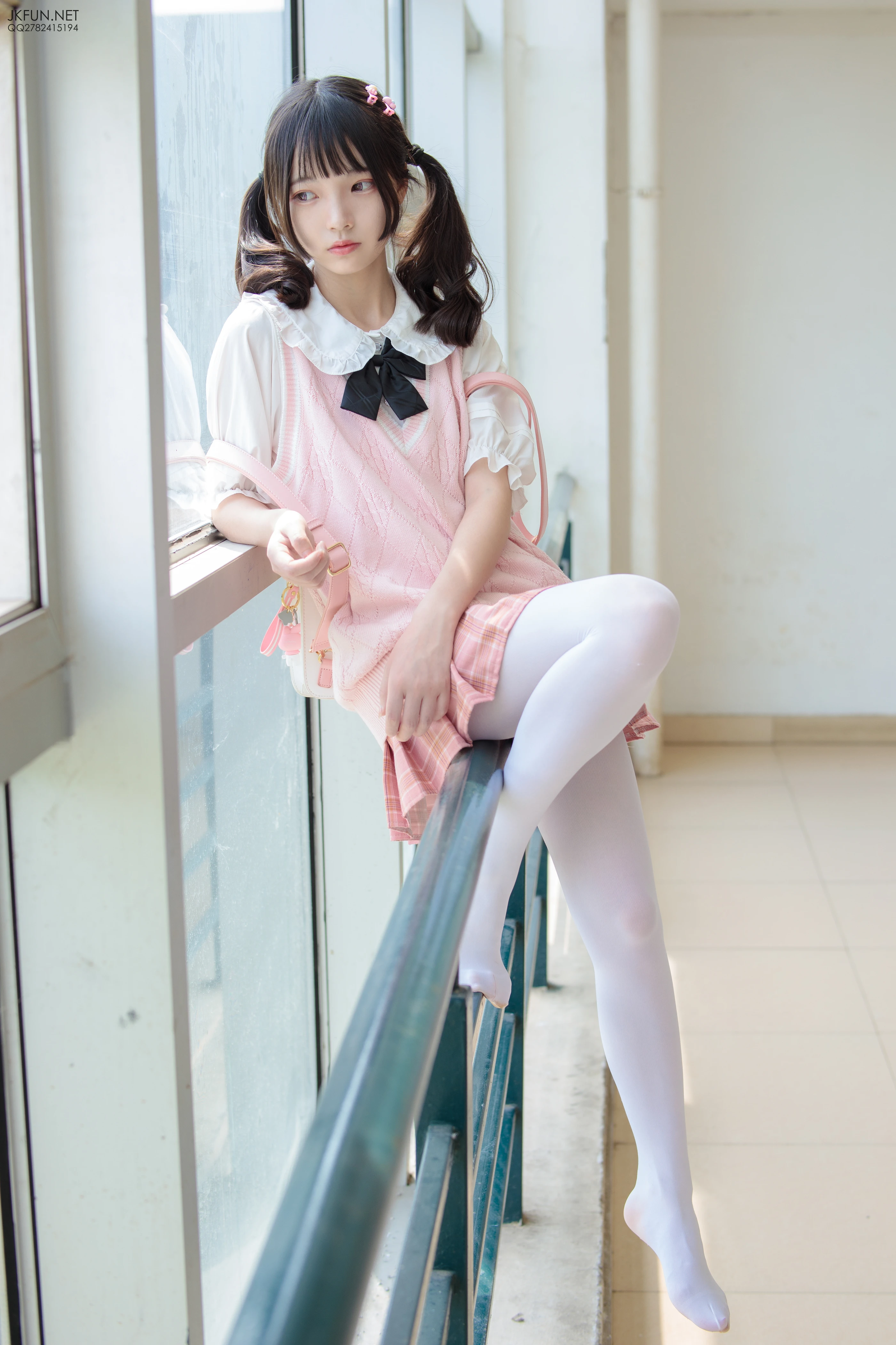 森萝财团 [JKFUN-007] 默陌 80D白丝 [126P 1V]插图5